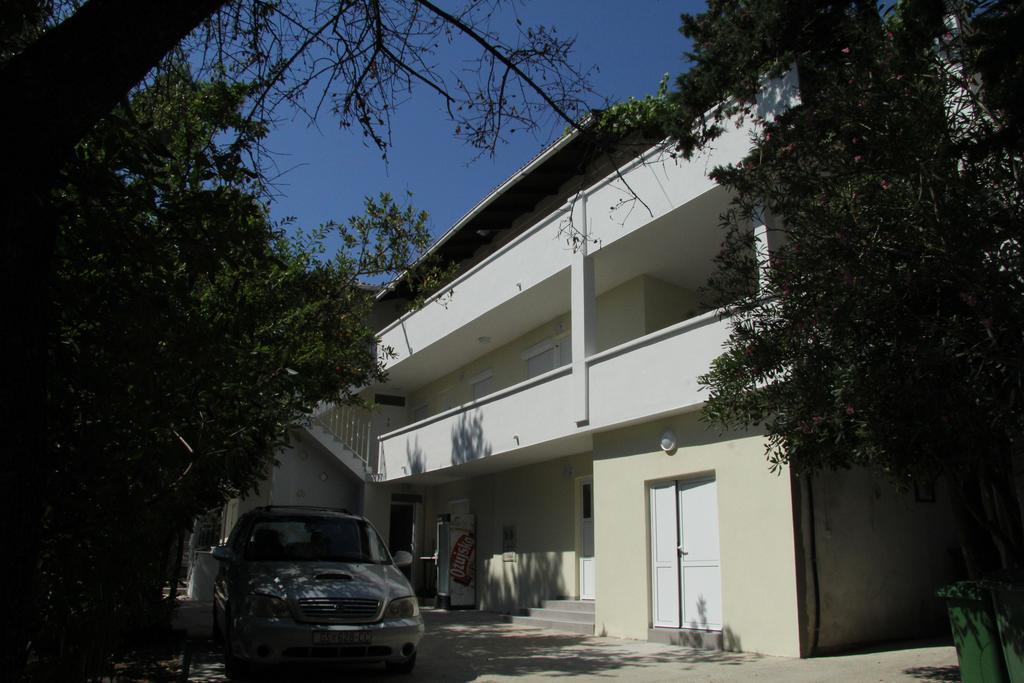 Novalja Inn 2 Esterno foto