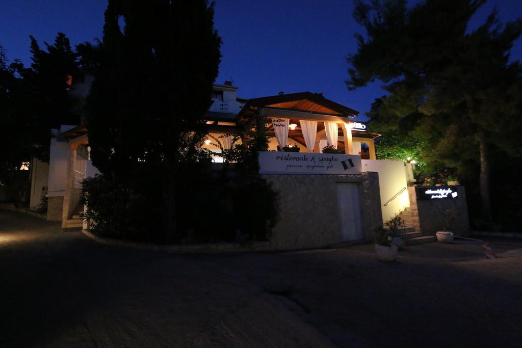 Novalja Inn 2 Esterno foto