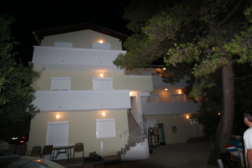 Novalja Inn 2 Esterno foto